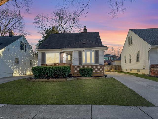 front view picture of 1480 E Lincoln St, Birmingham, MI. 48009