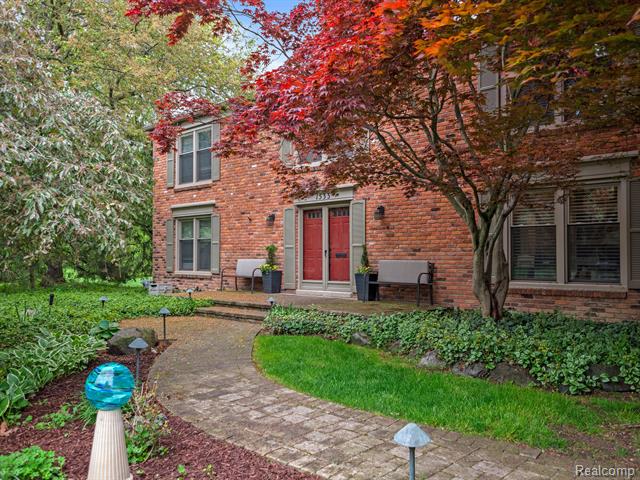 front view picture of 1533 Pleasant Ct, Birmingham, MI. 48009