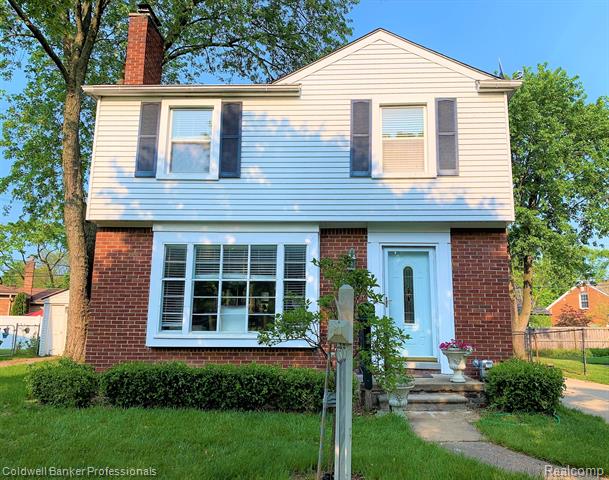 front view picture of 1527 S Eton St, Birmingham, MI. 48009