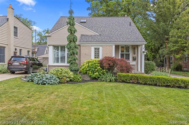 front view picture of 1521 Washington Blvd, Birmingham, MI. 48009