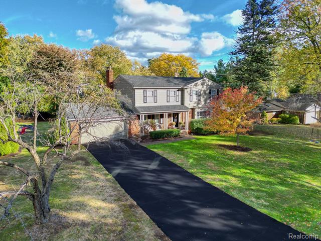 front view picture of 7005 Cathedral Dr, Bloomfield Hills, MI. 48301