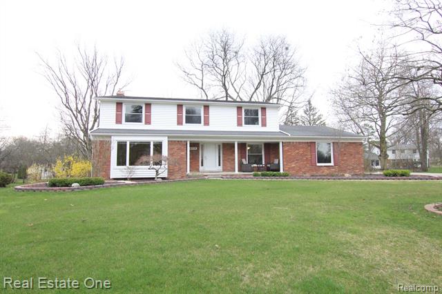 front view picture of 6749 Alderley Way, West Bloomfield, MI. 48322