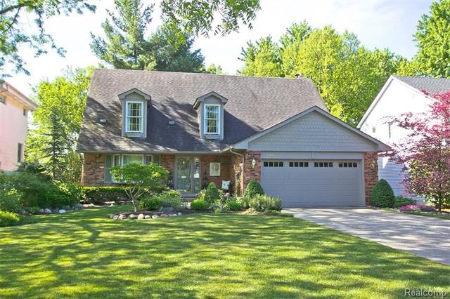 front view picture of 1777 Fairway Dr, Birmingham, MI. 48009