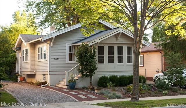 front view picture of 1471 Bennaville Ave, Birmingham, MI. 48009
