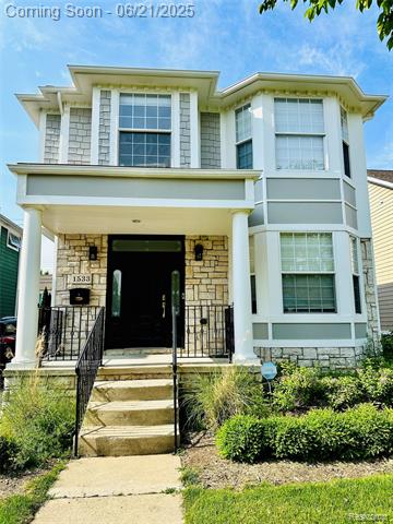 front view picture of 1533 Holland St, Birmingham, MI. 48009