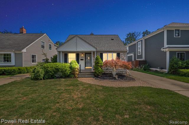 front view picture of 1948 Haynes St, Birmingham, MI. 48009