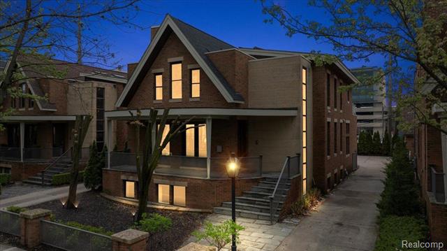 front view picture of 647 Ann St, Birmingham, MI. 48009