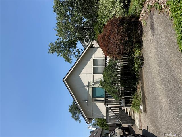 front view picture of 730 Wallace St, Birmingham, MI. 48009