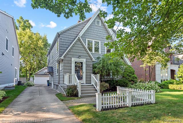 front view picture of 532 Wallace St, Birmingham, MI. 48009