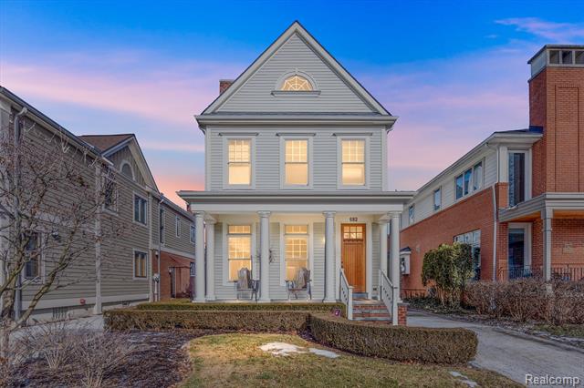 front view picture of 682 Wallace St, Birmingham, MI. 48009