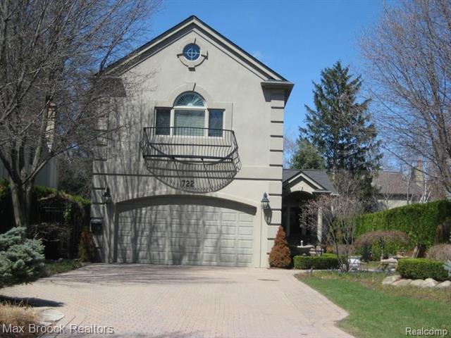 front view picture of 722 Wallace St, Birmingham, MI. 48009