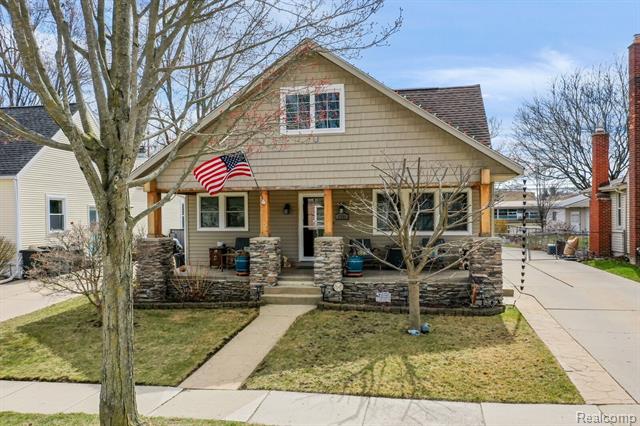 front view picture of 1760 Cole St, Birmingham, MI. 48009