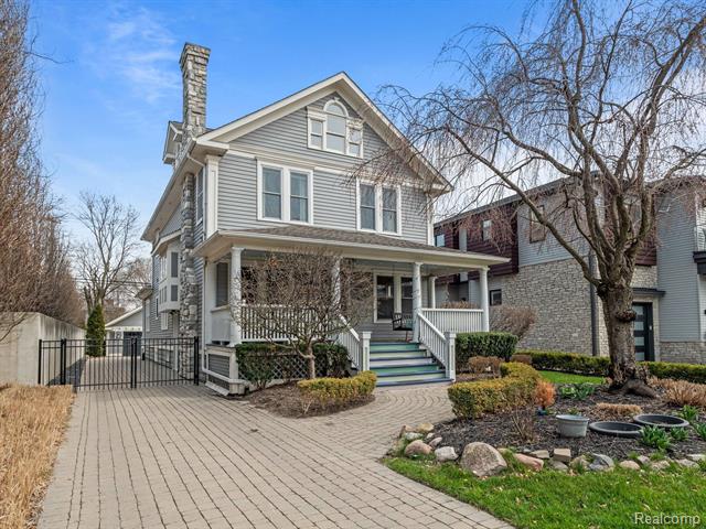 front view picture of 731 S Bates St, Birmingham, MI. 48009