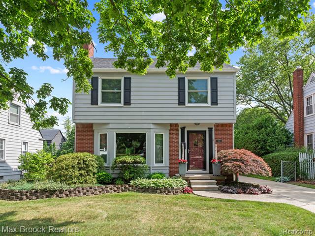 front view picture of 1668 Villa Rd, Birmingham, MI. 48009