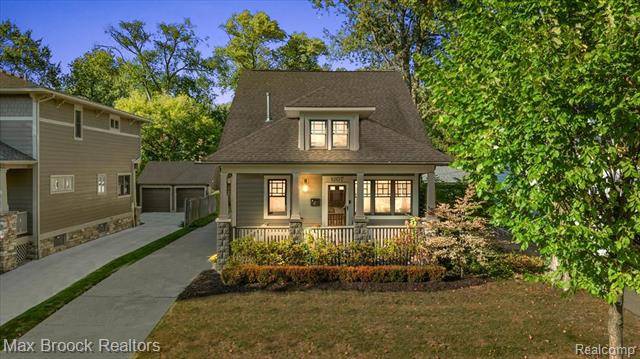 front view picture of 1207 Villa Rd, Birmingham, MI. 48009