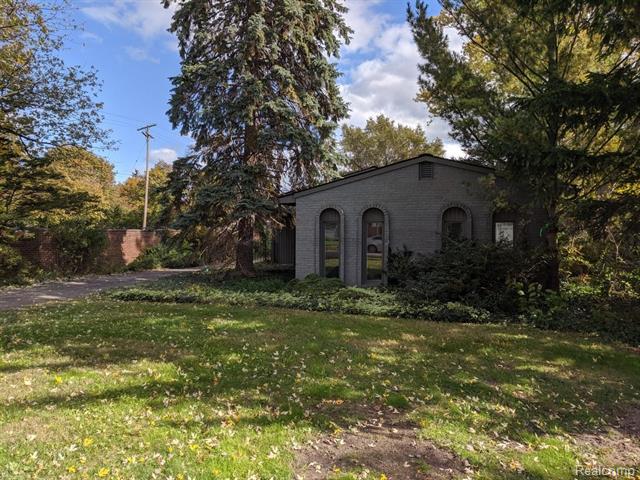 front view picture of 145 Westchester Way, Birmingham, MI. 48009