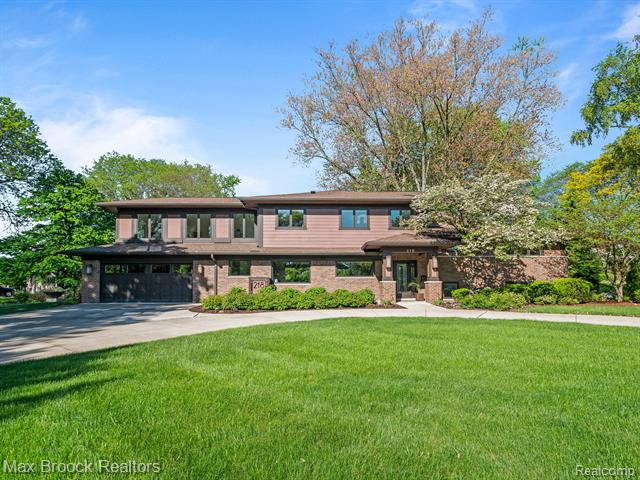 front view picture of 218 Hillboro Dr, Bloomfield Hills, MI. 48301