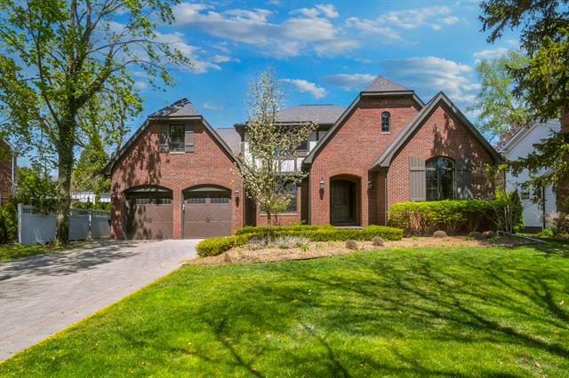 front view picture of 1655 Dorchester Rd, Birmingham, MI. 48009