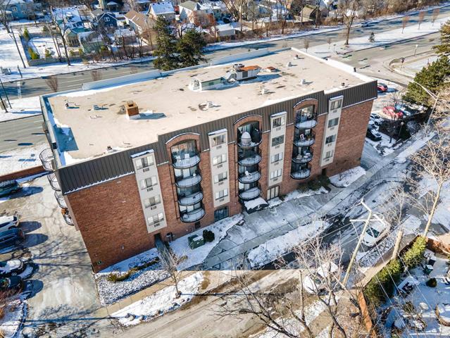 front view picture of 35300 Woodward Ave, Birmingham, MI. 48009