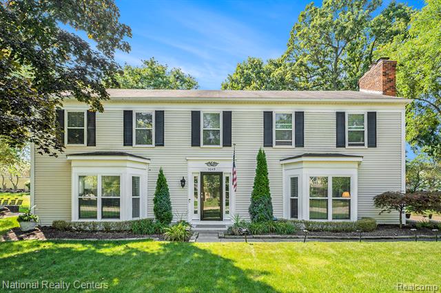 front view picture of 5049 Langlewood Dr, West Bloomfield, MI. 48322