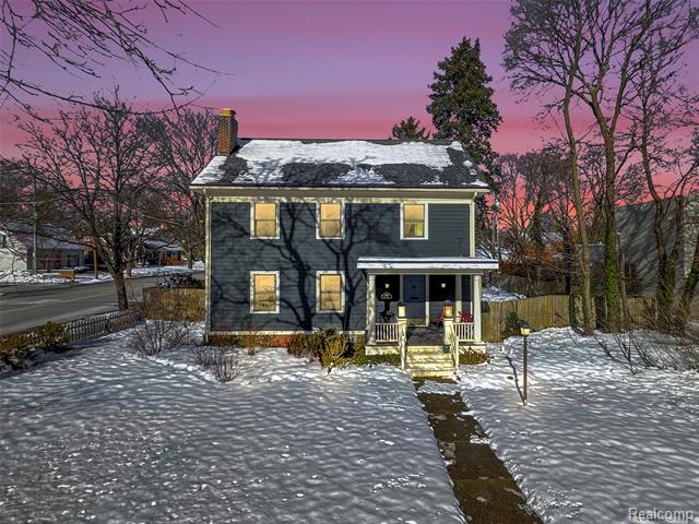 front view picture of 1119 E Maple Rd, Birmingham, MI. 48009