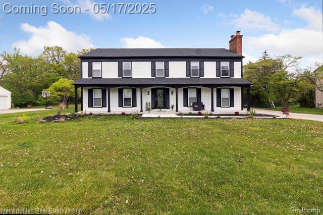 front view picture of 5242 Cedarhurst Dr, West Bloomfield, MI. 48322