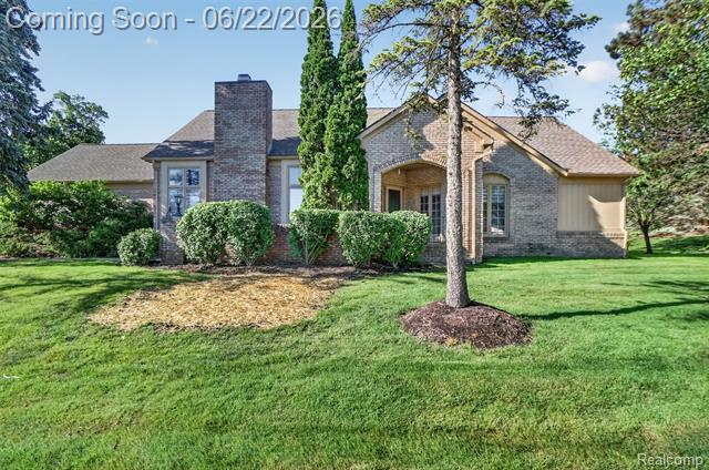 front view picture of 6190 Celeste Rd, West Bloomfield, MI. 48322