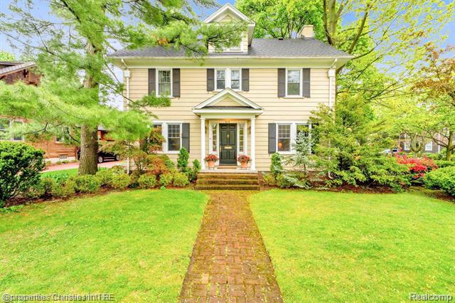 front view picture of 1016 Knox St, Birmingham, MI. 48009