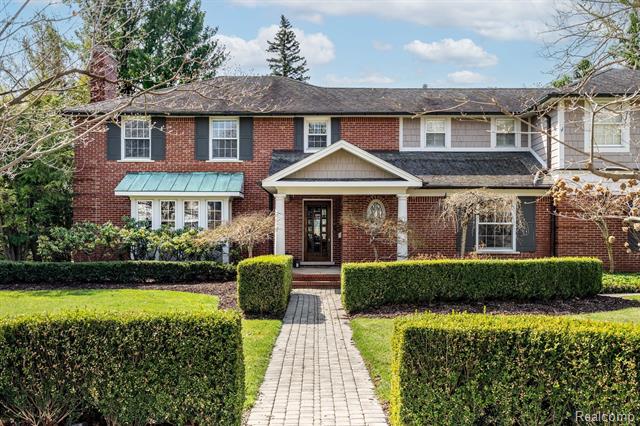 front view picture of 3435 S Bradway Blvd, Bloomfield Hills, MI. 48301