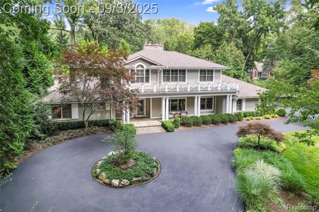 front view picture of 6060 Braemoor Rd, Bloomfield Hills, MI. 48301