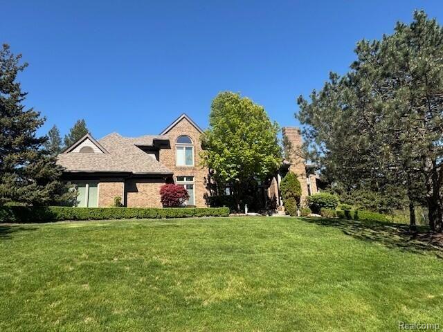 front view picture of 6127 Wincliff Dr, West Bloomfield, MI. 48322