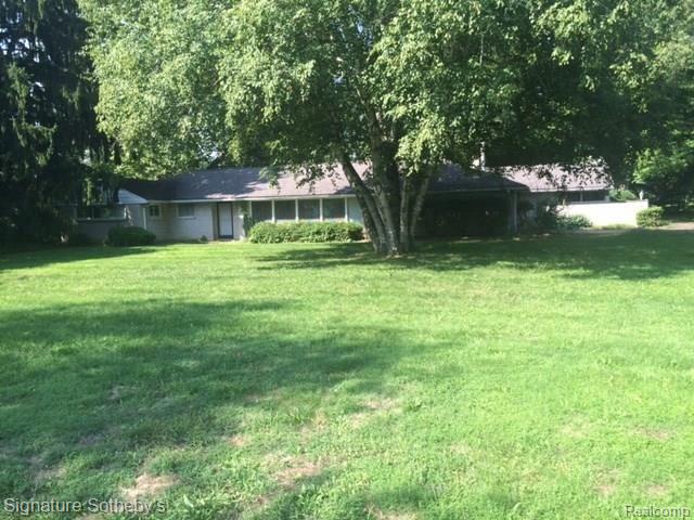 front view picture of 6340 Franklin Rd, Bloomfield Hills, MI. 48301
