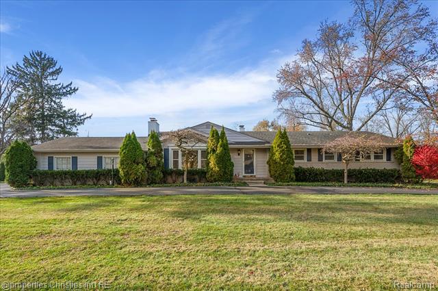 front view picture of 6386 Thorncrest Dr, Bloomfield Hills, MI. 48301