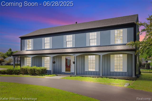 front view picture of 5262 Kingsfield Dr, West Bloomfield, MI. 48322