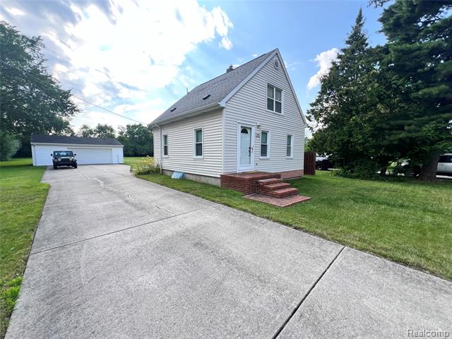 front view picture of 1063 Minnesota Ave, Troy, MI. 48083