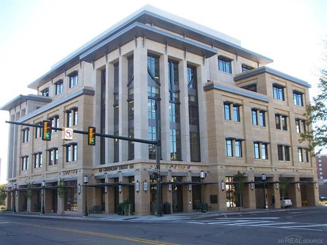 front view picture of 34977 Woodward Ave, Birmingham, MI. 48009