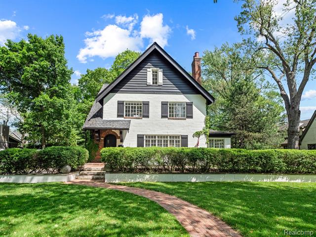 front view picture of 822 Suffield Ave, Birmingham, MI. 48009