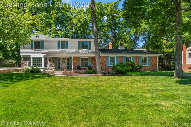 front view picture of 5748 Cherry Crest Dr, West Bloomfield, MI. 48322