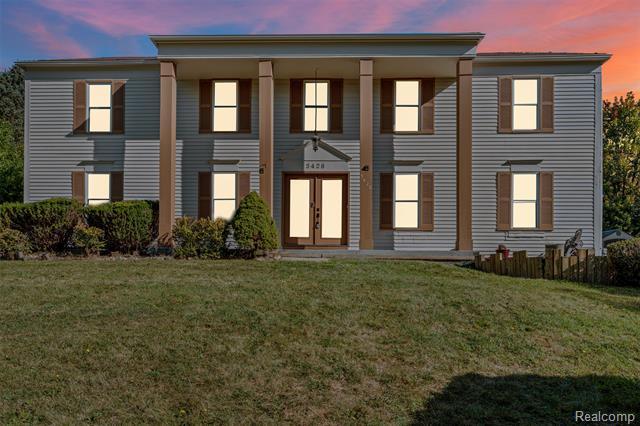 front view picture of 5428 Hammersmith Dr, West Bloomfield, MI. 48322