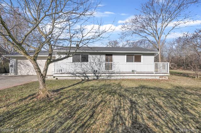 front view picture of 1875 Eastport Dr, Troy, MI. 48083
