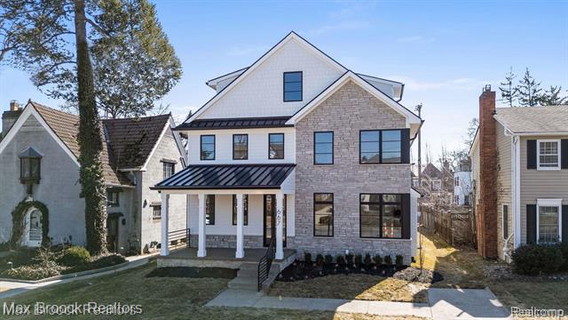 front view picture of 667 Oak Ave, Birmingham, MI. 48009