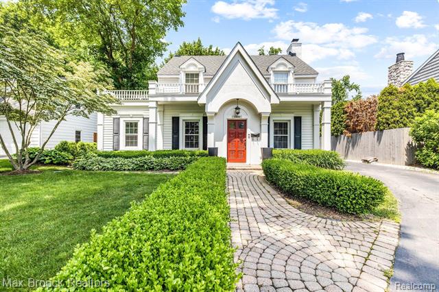front view picture of 1900 Fairview St, Birmingham, MI. 48009