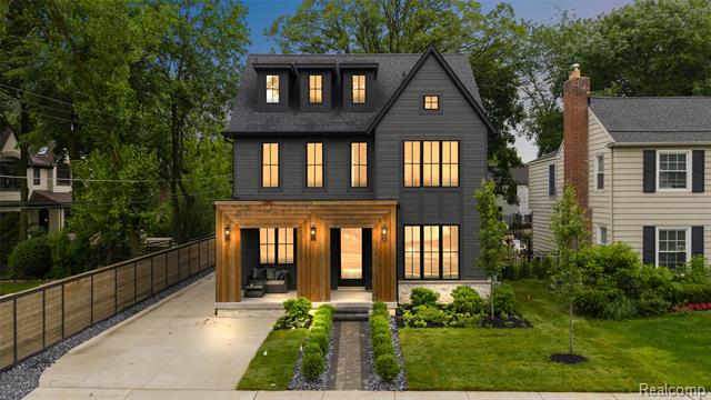 front view picture of 345 Kimberly St, Birmingham, MI. 48009