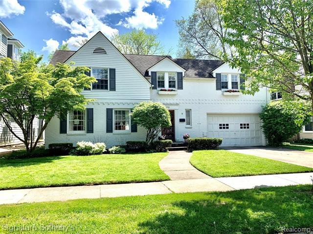 front view picture of 1721 Winthrop Ln, Birmingham, MI. 48009