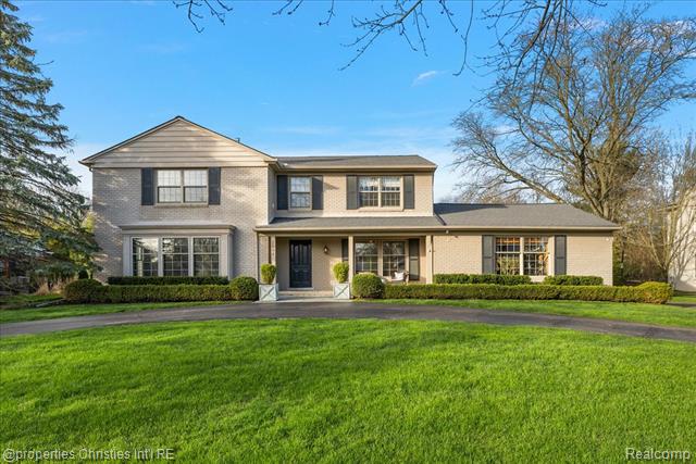 front view picture of 2684 S Bradway Blvd, Bloomfield Hills, MI. 48301