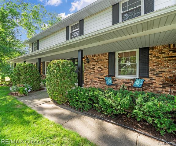 front view picture of 3106 Brewster Ct, West Bloomfield, MI. 48322