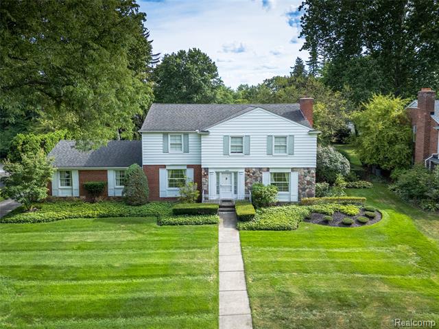front view picture of 2555 Covington Pl, Bloomfield Hills, MI. 48301