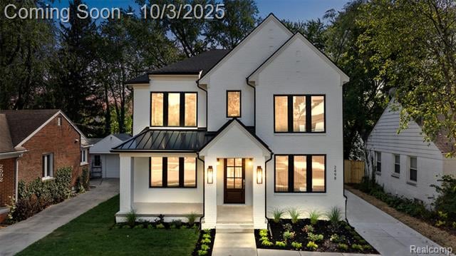 front view picture of 2498 Buckingham Ave, Birmingham, MI. 48009