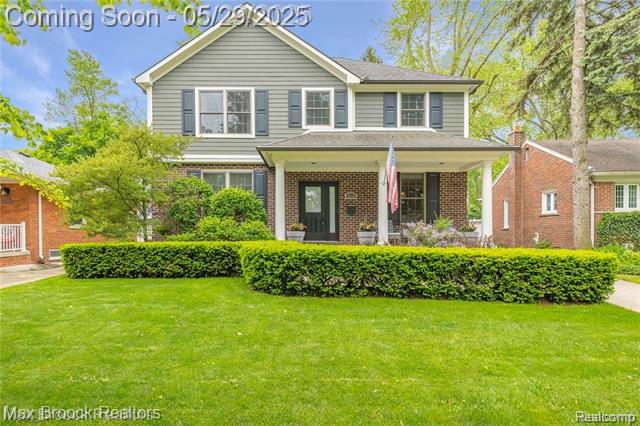 front view picture of 2534 Buckingham Ave, Birmingham, MI. 48009