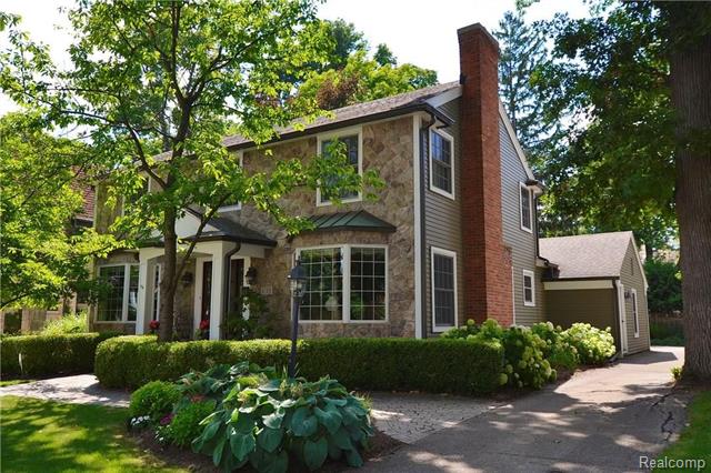 front view picture of 639 N Glenhurst Dr, Birmingham, MI. 48009